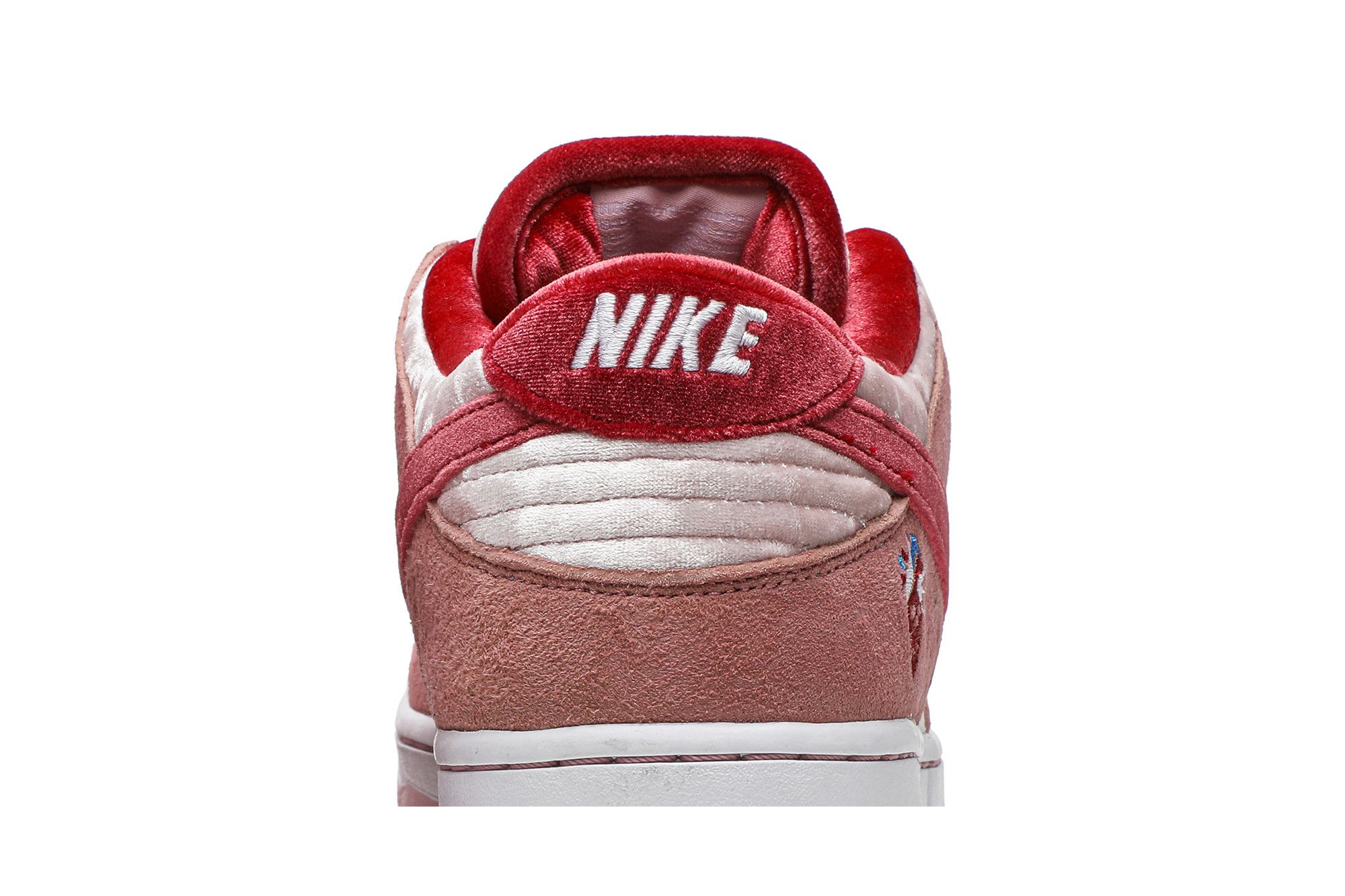 Buy StrangeLove x Dunk Low SB 'Valentine's Day' - CT2552 800
