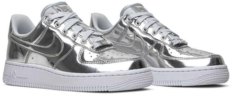Nike Wmns Air Force 1 SP Liquid Metal   Chrome