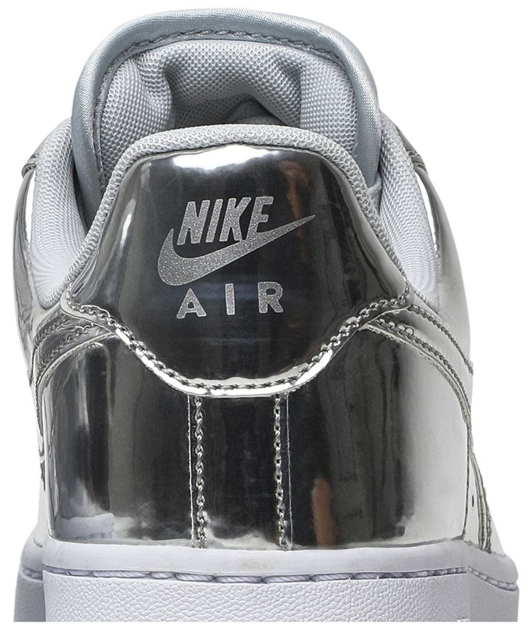 Nike Wmns Air Force 1 SP Liquid Metal   Chrome