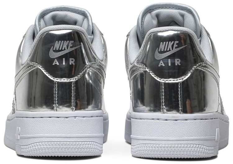 Nike Wmns Air Force 1 SP Liquid Metal   Chrome