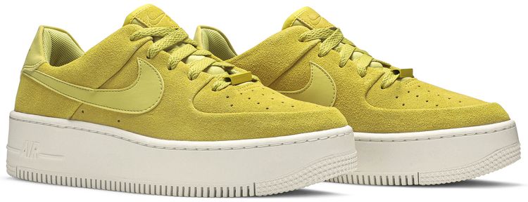 Nike Wmns Air Force 1 Sage Low Celery