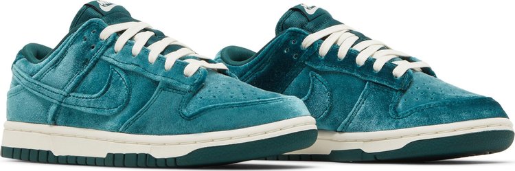 Wmns Dunk Low Green Velvet