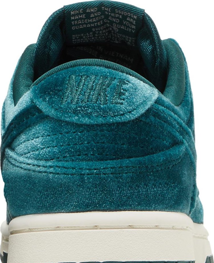 Wmns Dunk Low Green Velvet