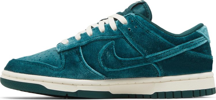 Wmns Dunk Low Green Velvet