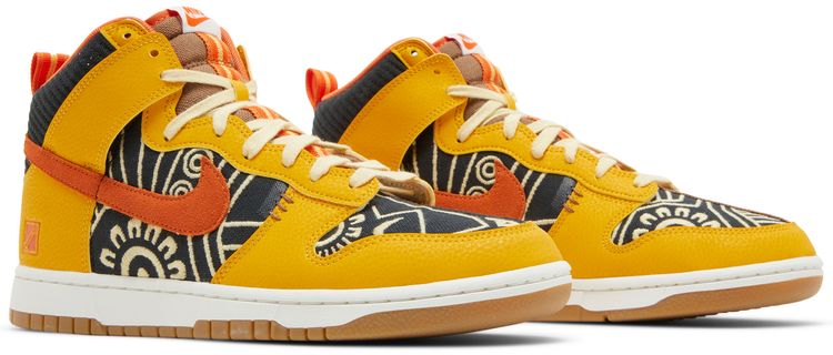 Nike Dunk High Somos Familia