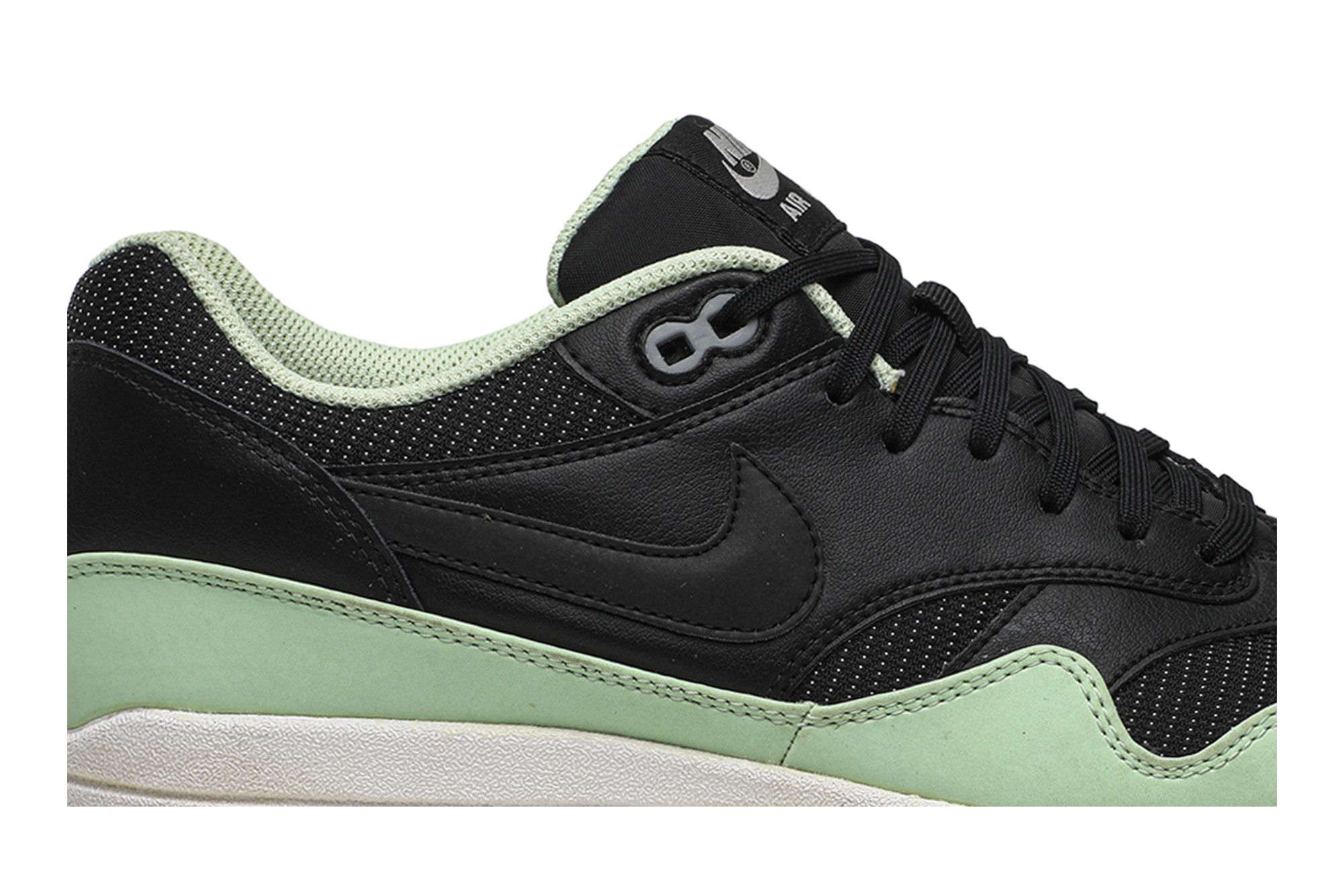 Nike air max 1 yeezy sales