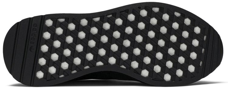 I 5923 Triple Black