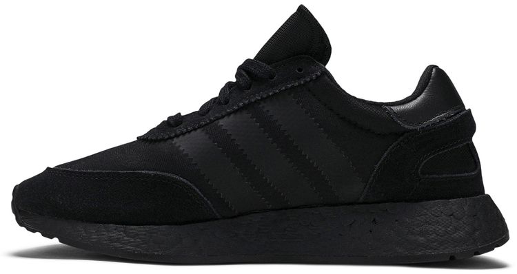 I 5923 Triple Black