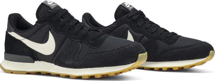 Wmns Internationalist Black Gum