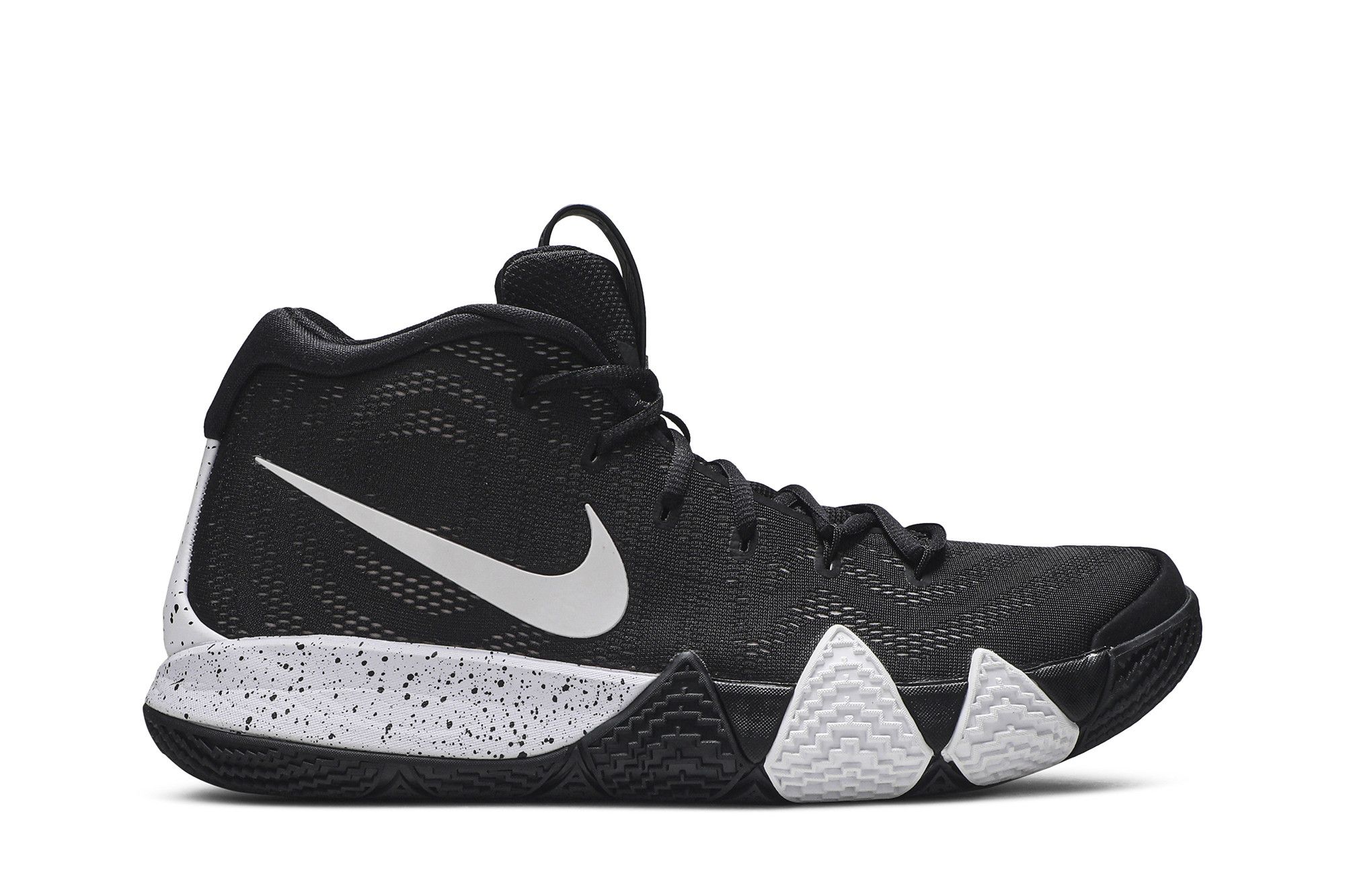 Kyrie 4 Black store