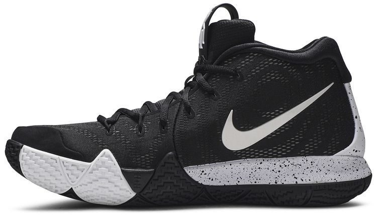 Kyrie 4 Black