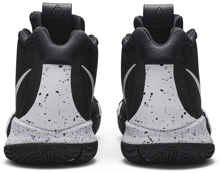 Kyrie 4 Black