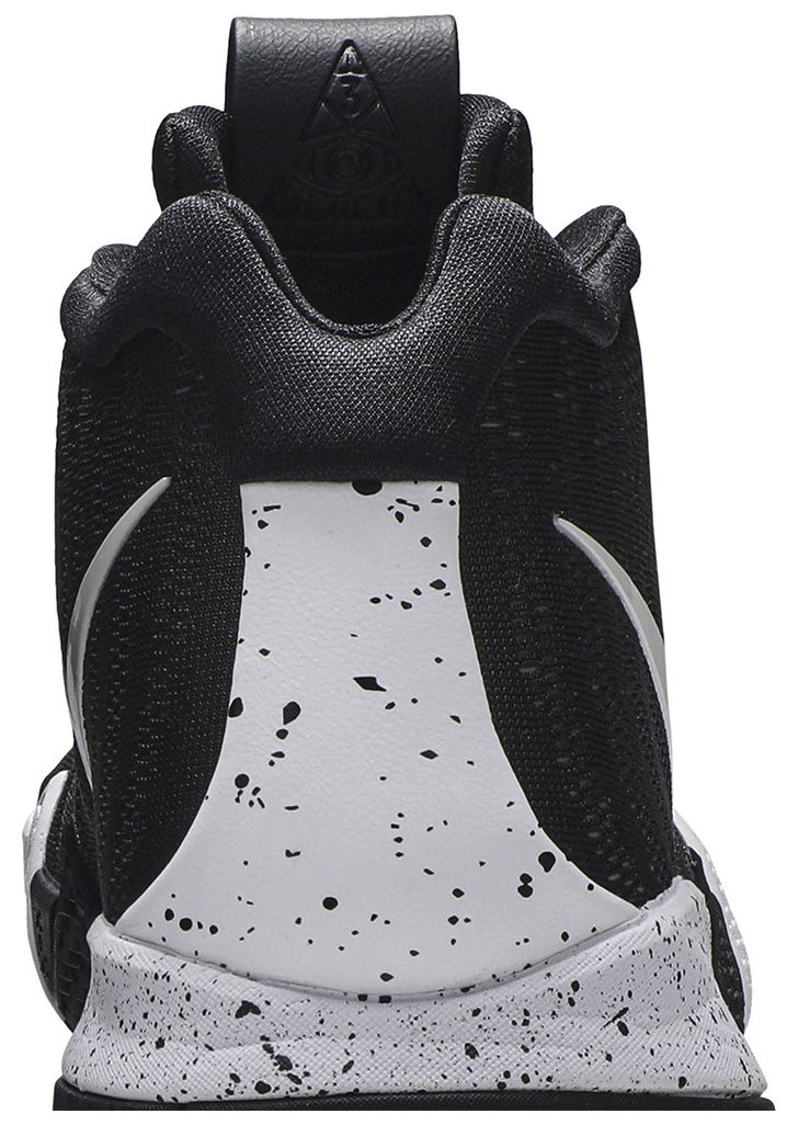 Kyrie 4 Black