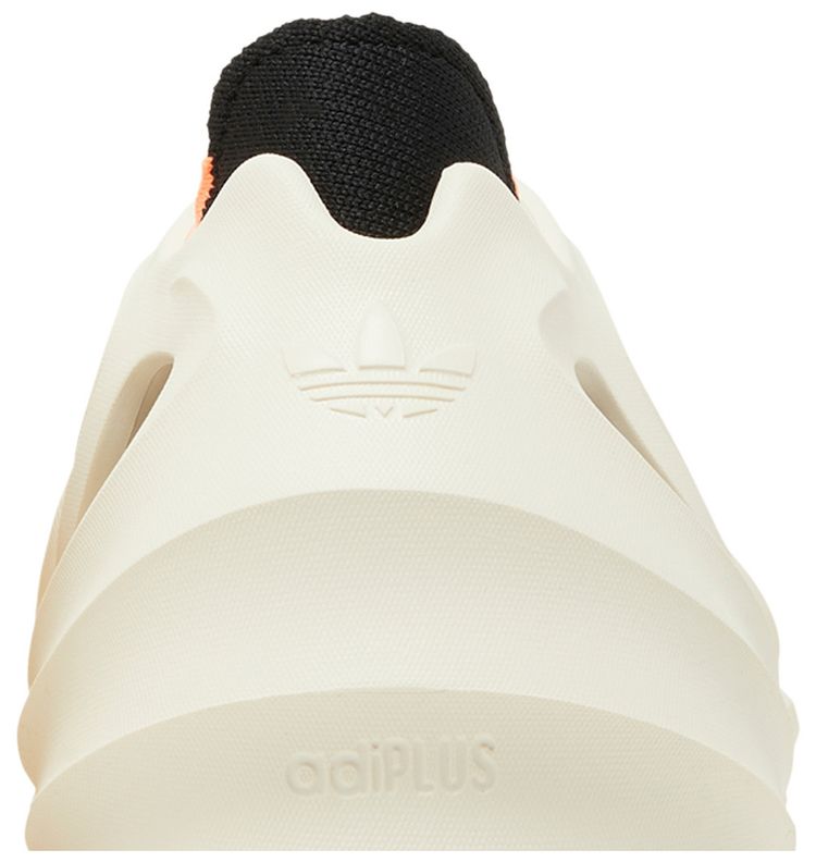 adiFOM Q Wonder White Black