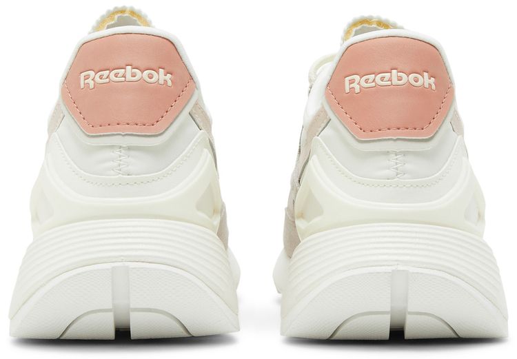 Wmns Reebok Classic Legacy AZ Soft Ecru