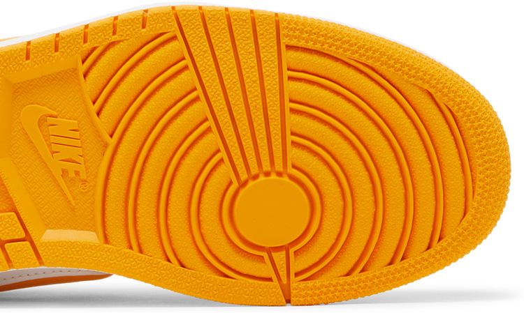 Air Jordan 1 Low FlyEase White Taxi