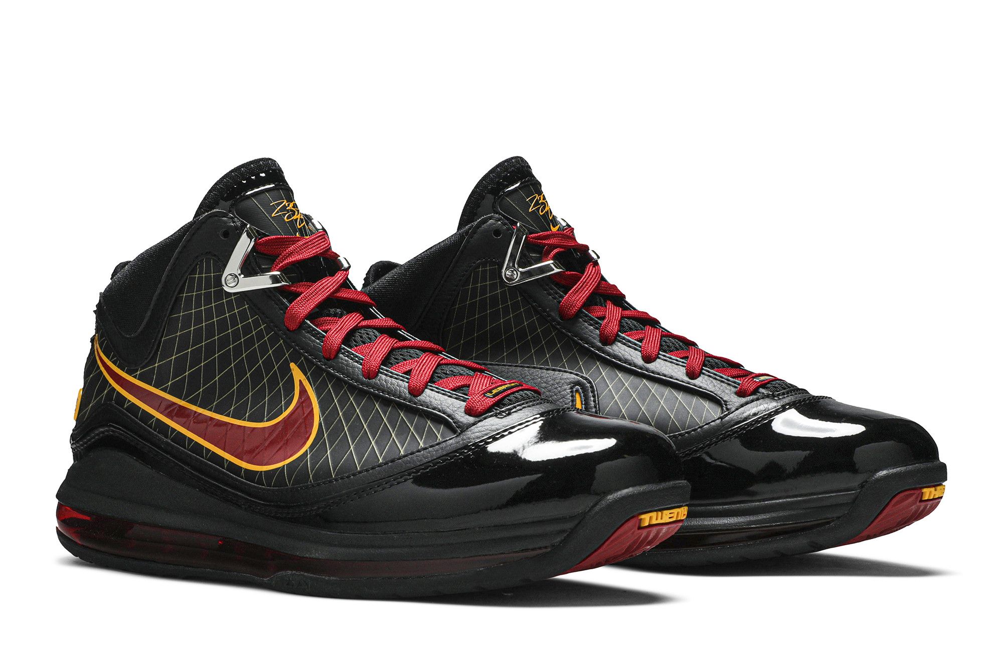 Lebron 7 'fairfax' pe top