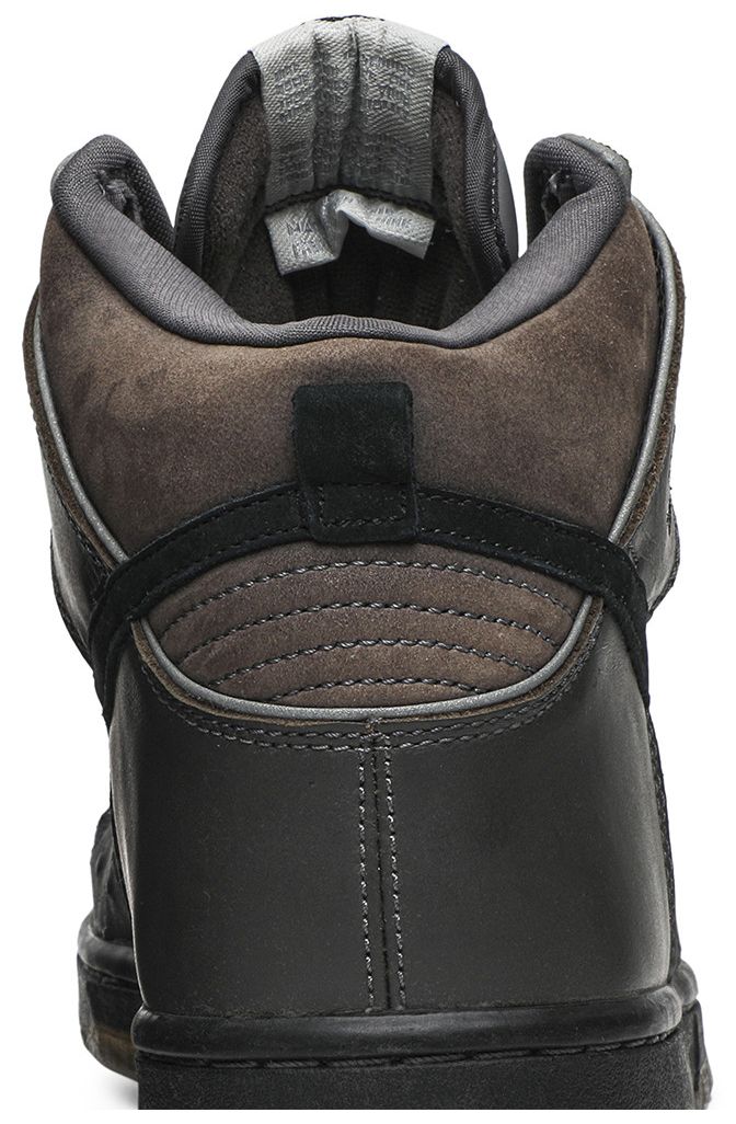 Dunk High SB Premium MF Doom