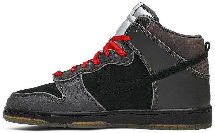 Dunk High SB Premium MF Doom