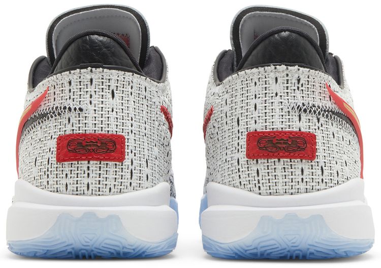LeBron 20 EP The Debut