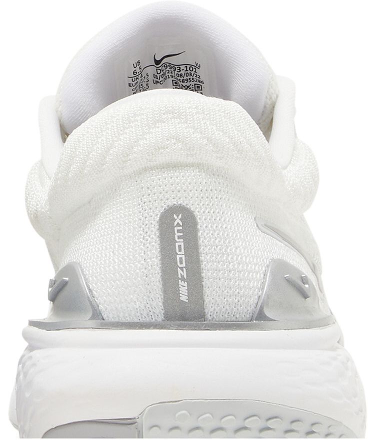 Nike Wmns ZoomX Invincible Run Flyknit 2 White Metallic Silver