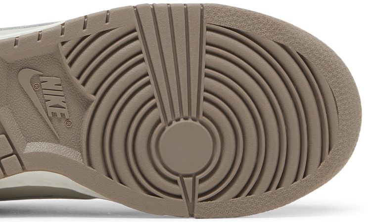 Nike Wmns Dunk Low Moon Fossil