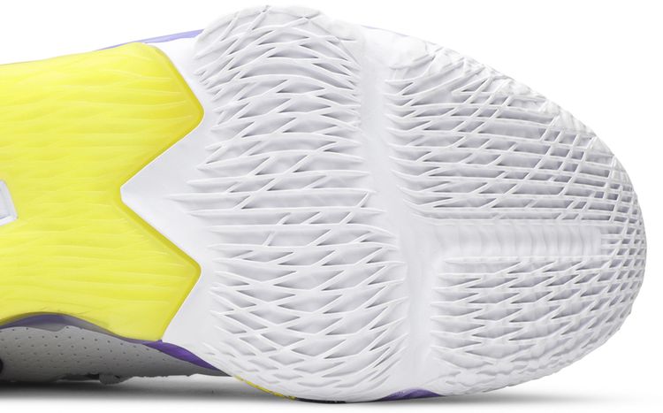 Nike LeBron 17 Low Lakers