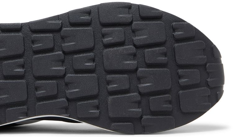 New Balance 5740 Big Kid Black White