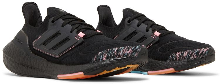 Adidas Wmns UltraBoost 22 Black Beam Pink