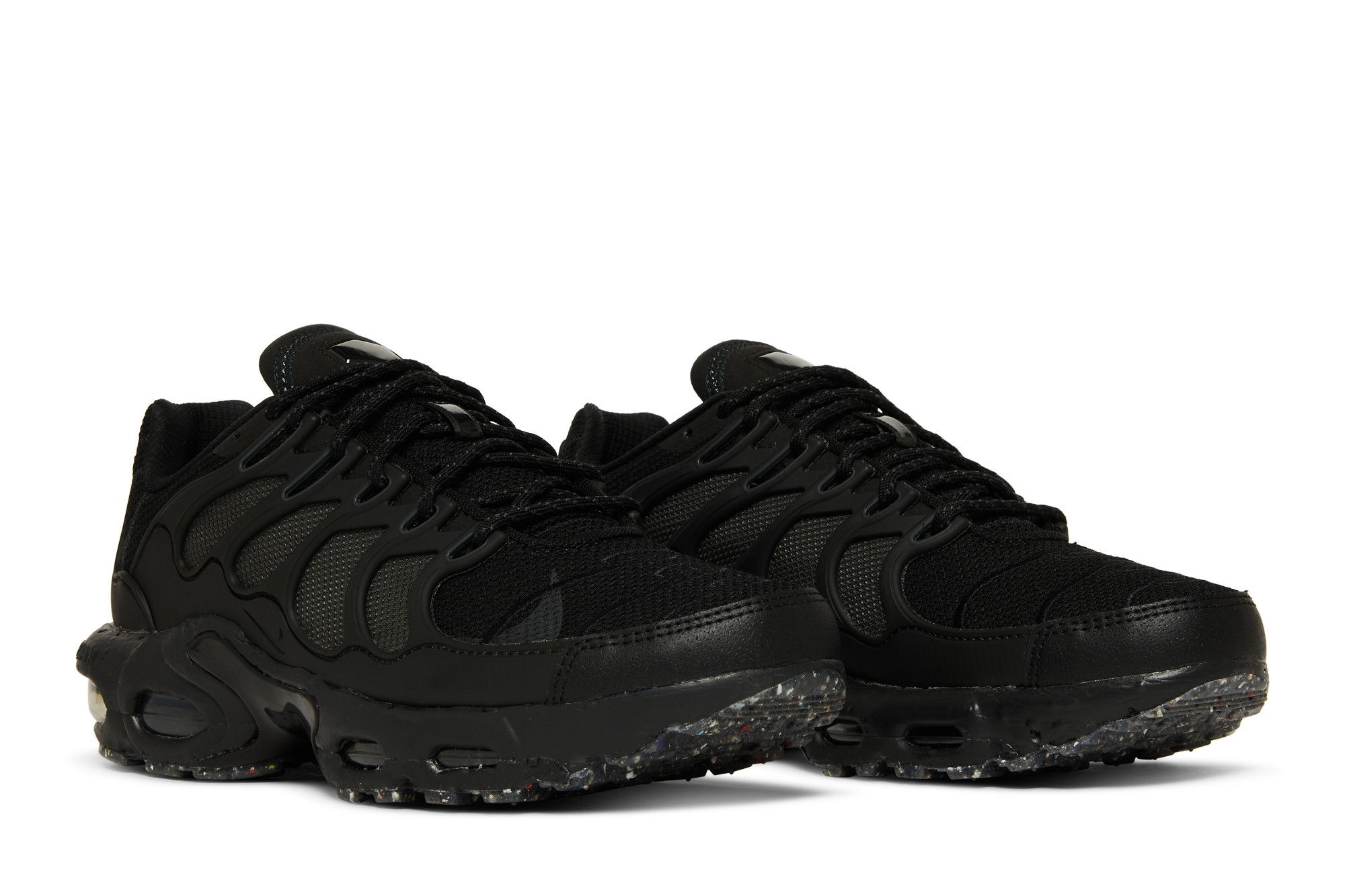 Nike air max plus se triple black hot sale