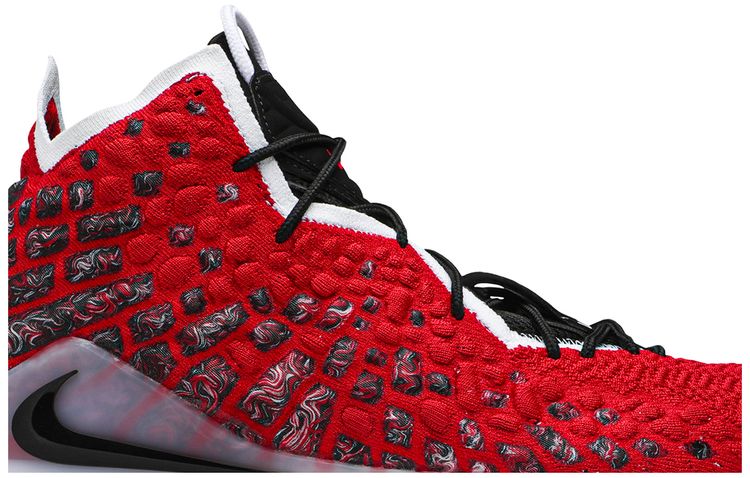 Nike LeBron 17 Air Max Uptempo