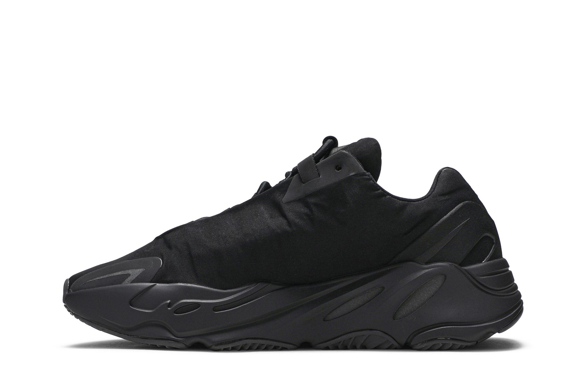 Triple black 700 v2 2025