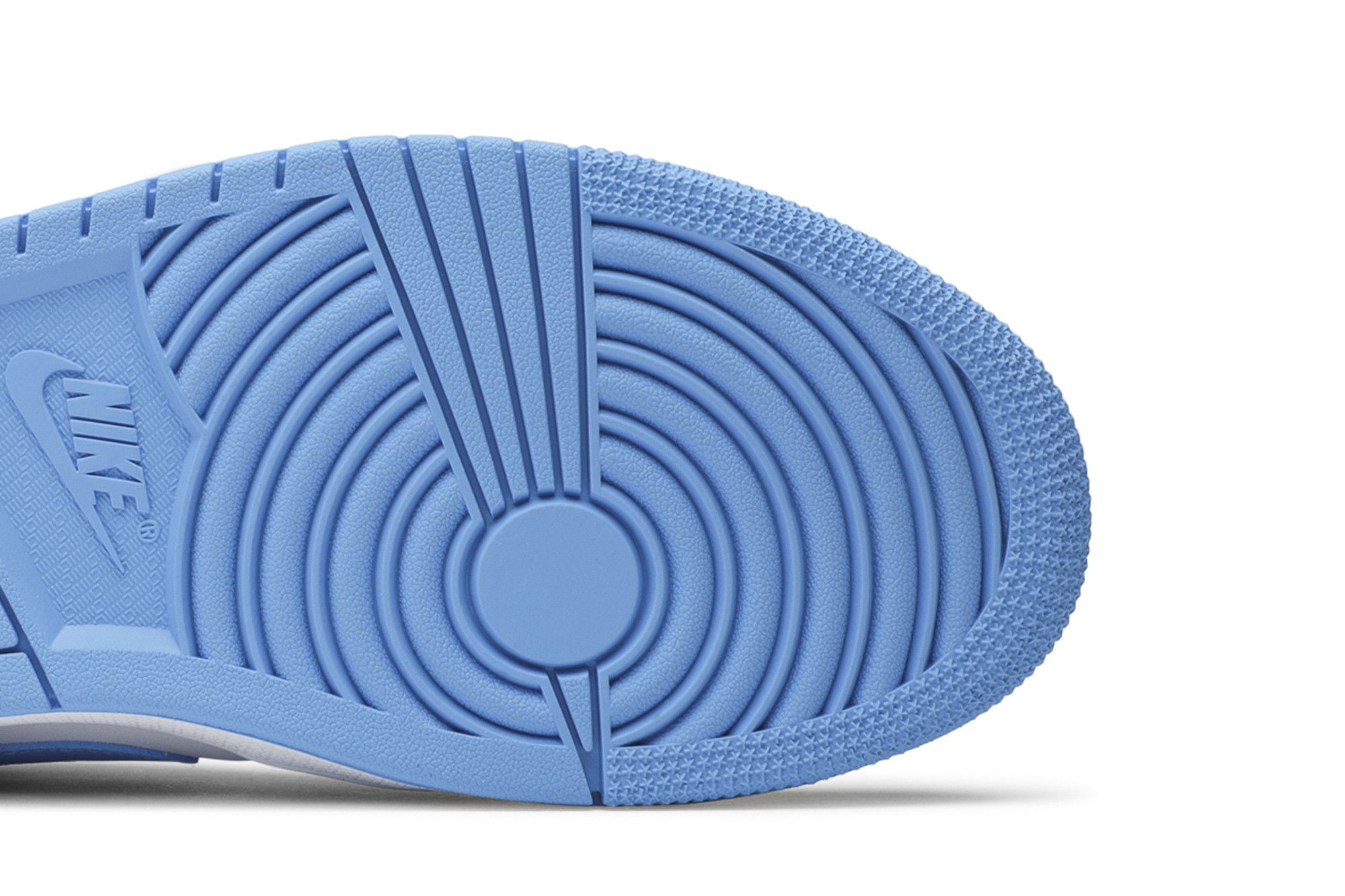 Womens air jordan low unc on sale