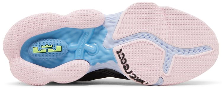 Nike LeBron 19 Low Ghost Green