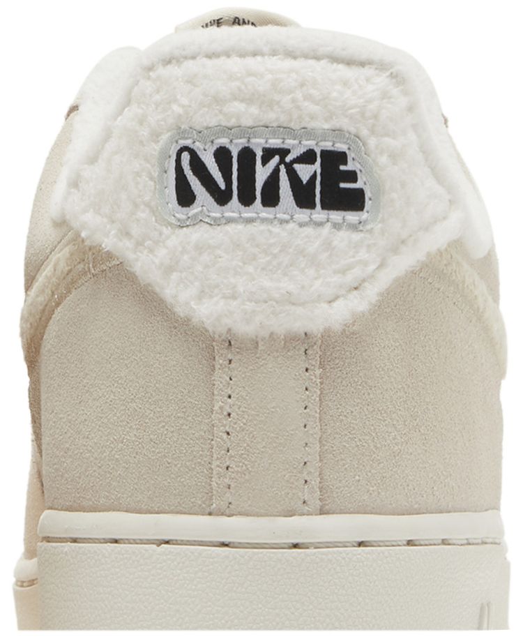 Nike Wmns Air Force 1 07 SE Sanddrift Fleece