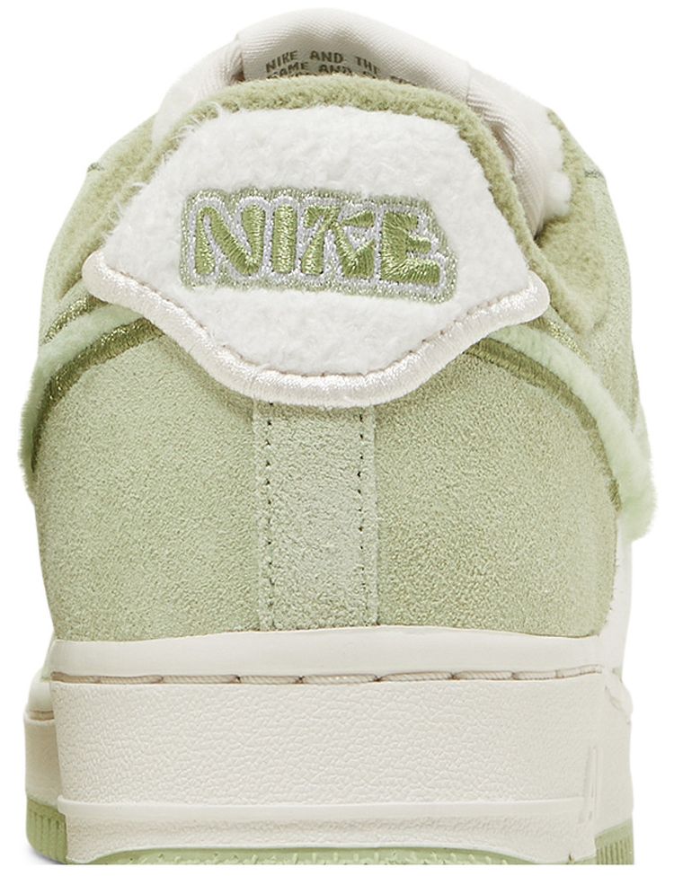 Nike Wmns Air Force 1 07 LX Fleece   Honeydew