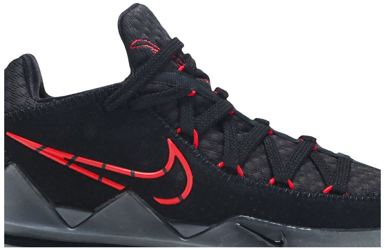 Nike LeBron 17 Low Bred