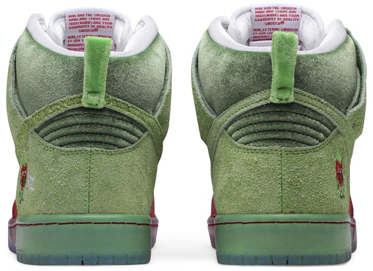 Dunk High SB Strawberry Cough