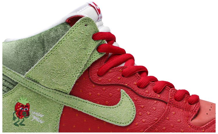Dunk High SB Strawberry Cough