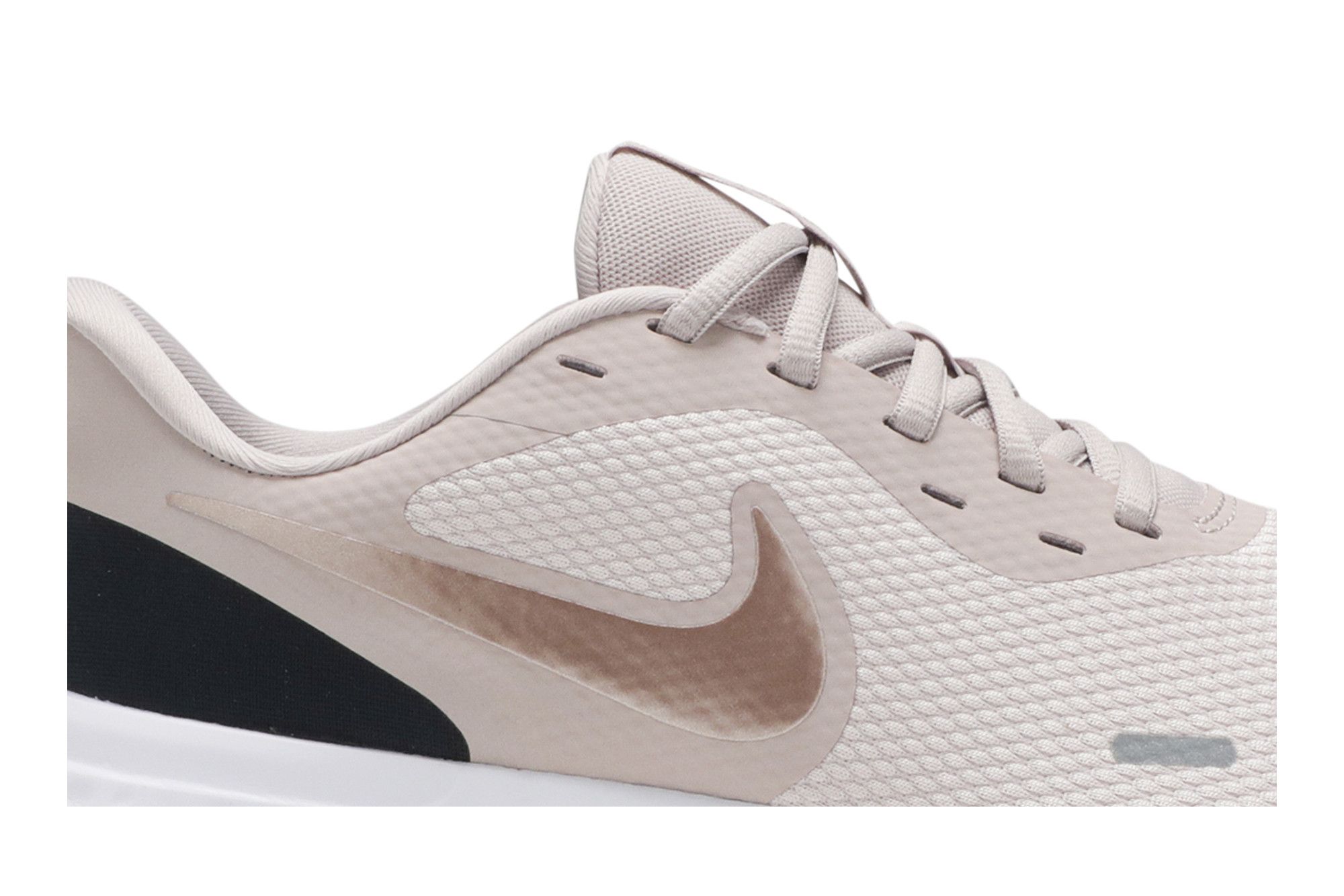 nike revolution 5 barely rose