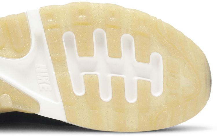 Nike Wmns Air Max 90 Ultra Flyknit Metallic Gold