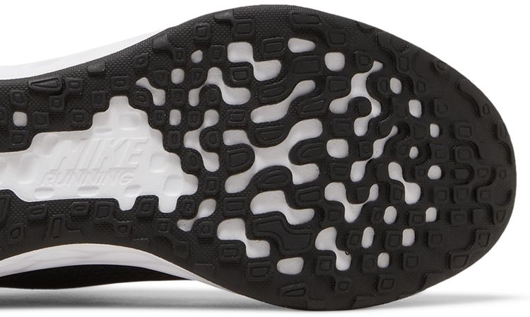 Nike Revolution 6 FlyEase Next Nature Black White