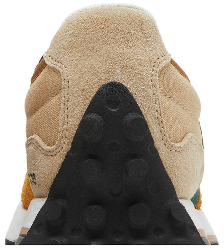 New Balance 327 Workwear Nightwatch Green