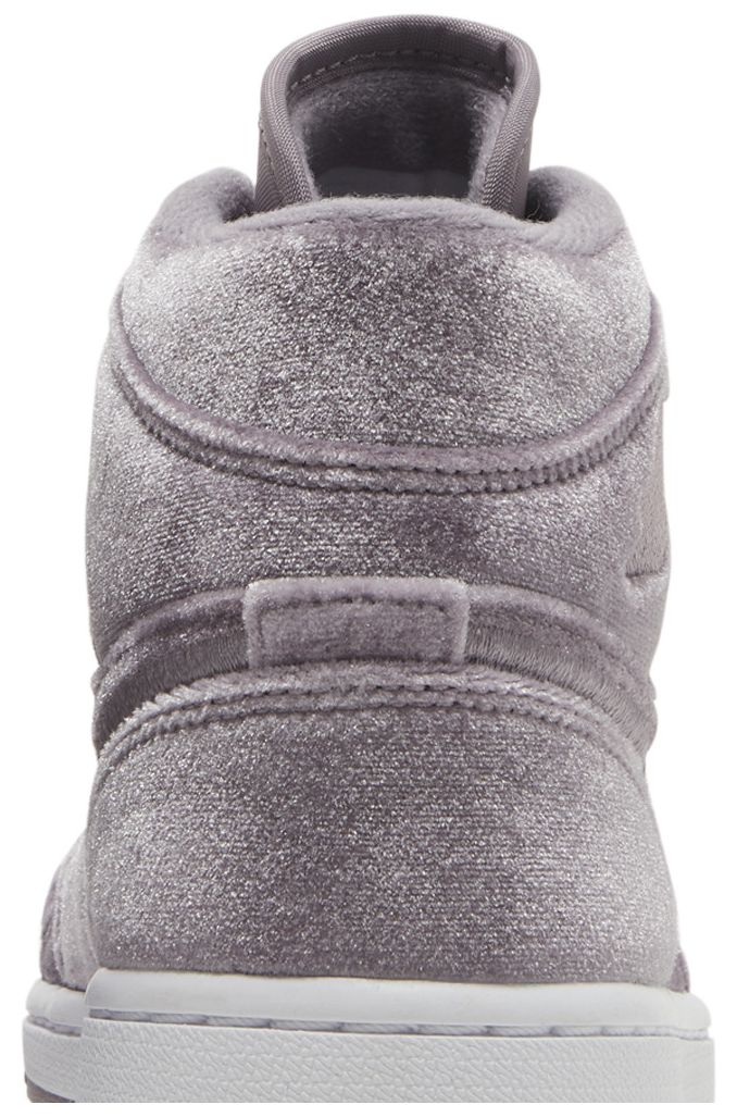 Wmns Air Jordan 1 Mid Purple Velvet