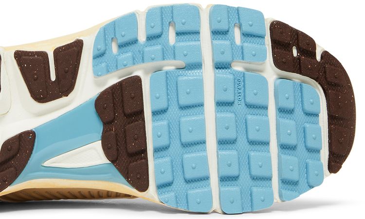 Nike Wmns Air Zoom Vomero 5 Oatmeal