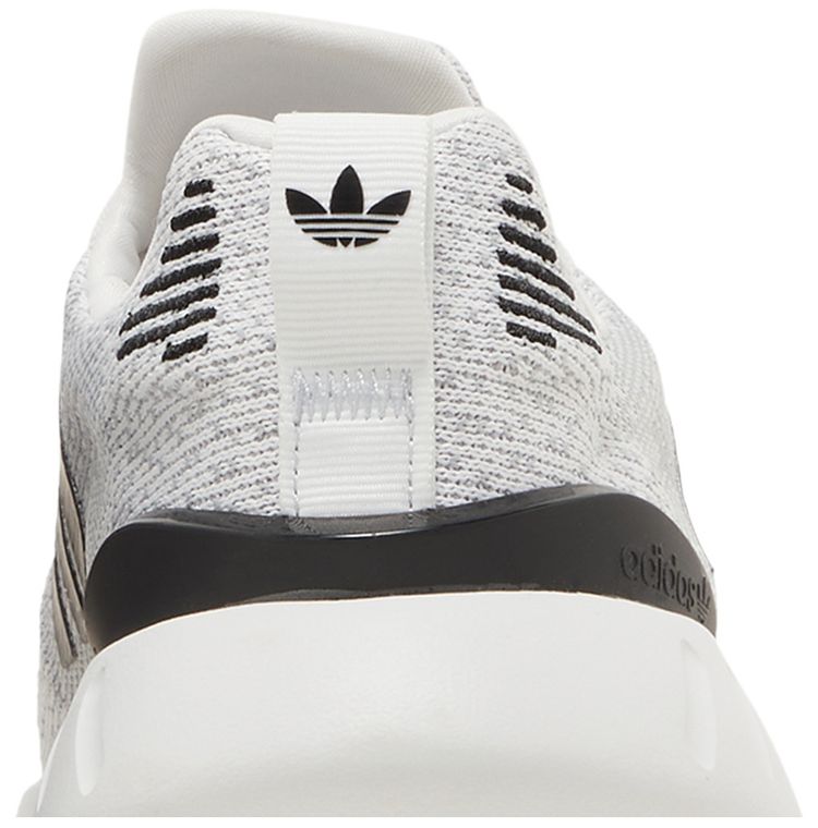 Wmns Swift Run 22 Crystal White