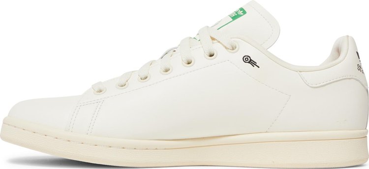 Andre Saraiva x Stan Smith The World Needs Love