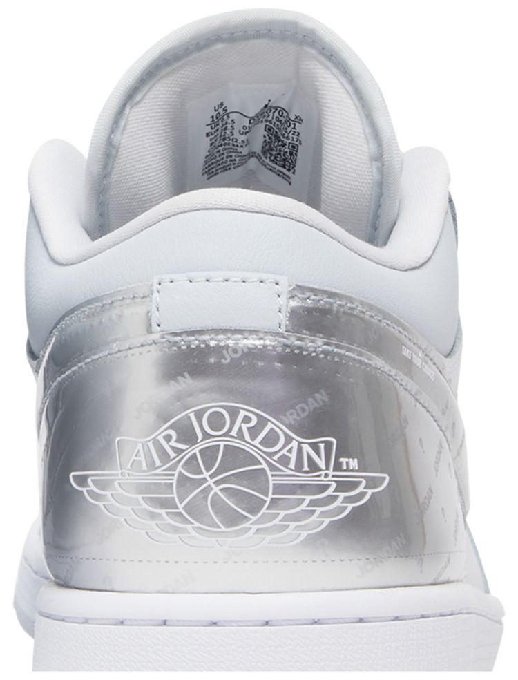 Air Jordan 1 Low SE Tear Away
