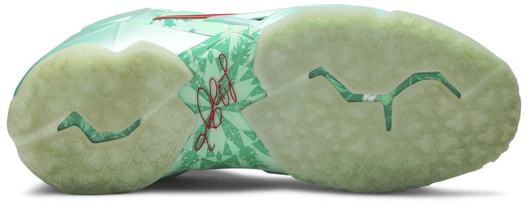LeBron 11 Christmas