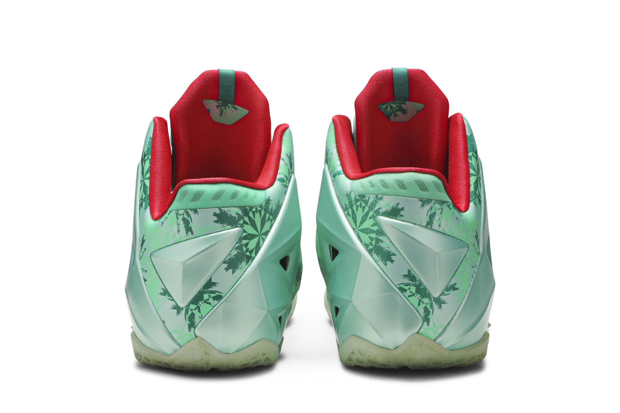 Lebron 11 christmas edition top